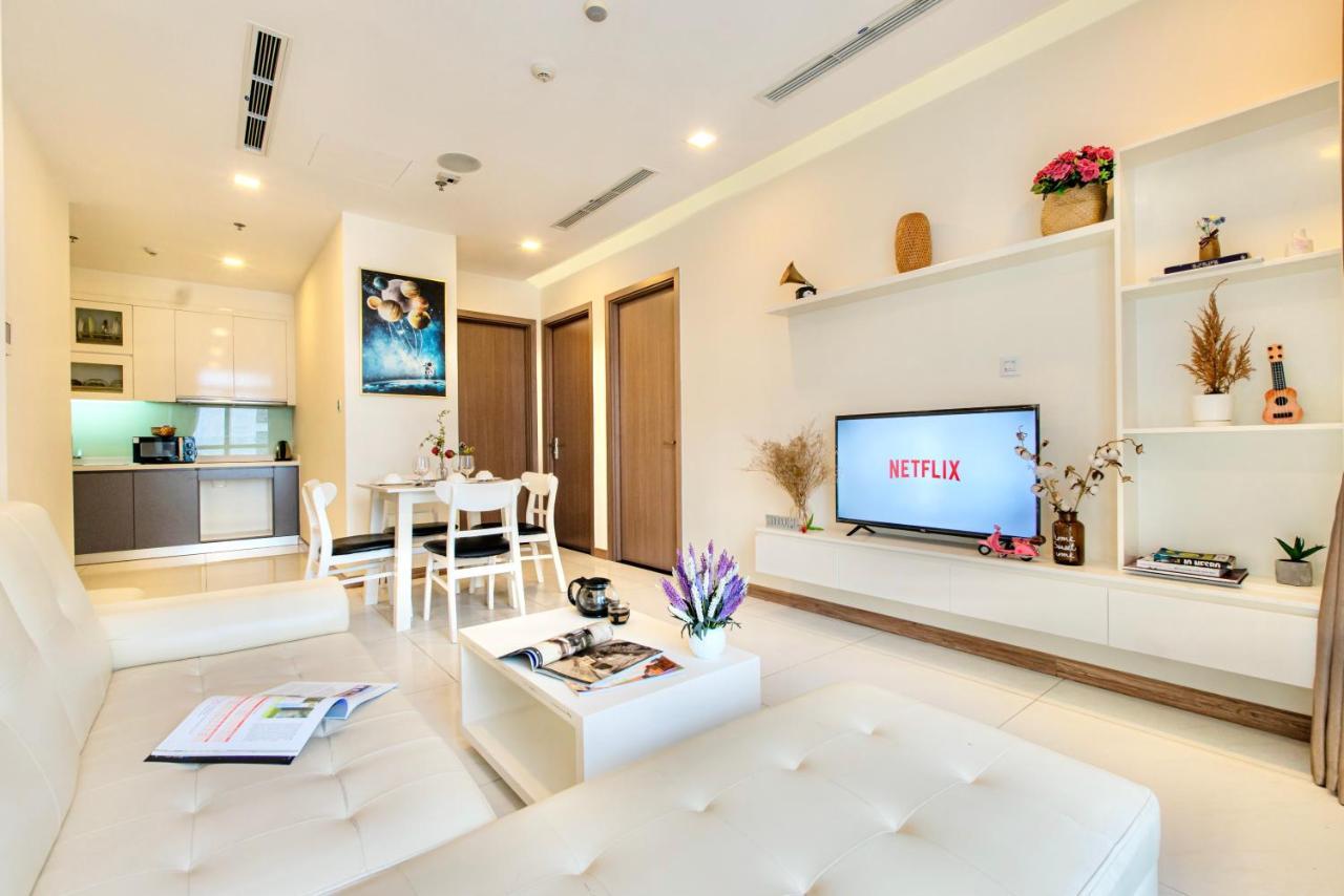 Mott Haven Apart - Vinhomes Central Park, Landmark 81 Area & Ice Rink Ho Chi Minh City Exterior photo