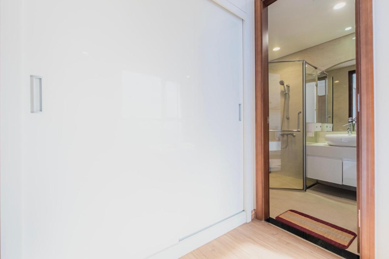 Mott Haven Apart - Vinhomes Central Park, Landmark 81 Area & Ice Rink Ho Chi Minh City Exterior photo