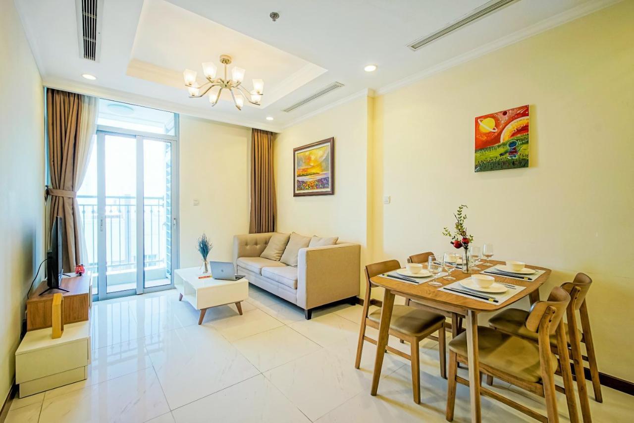 Mott Haven Apart - Vinhomes Central Park, Landmark 81 Area & Ice Rink Ho Chi Minh City Exterior photo