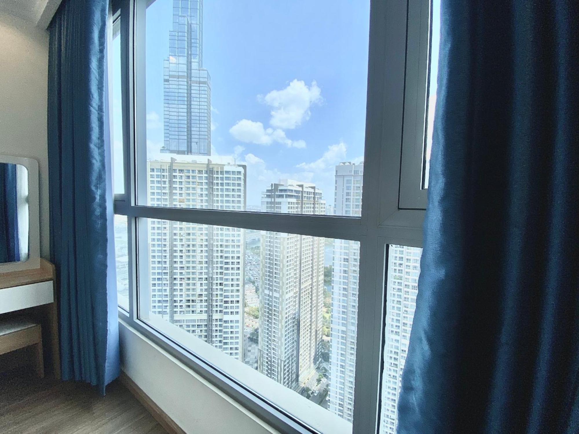 Mott Haven Apart - Vinhomes Central Park, Landmark 81 Area & Ice Rink Ho Chi Minh City Exterior photo