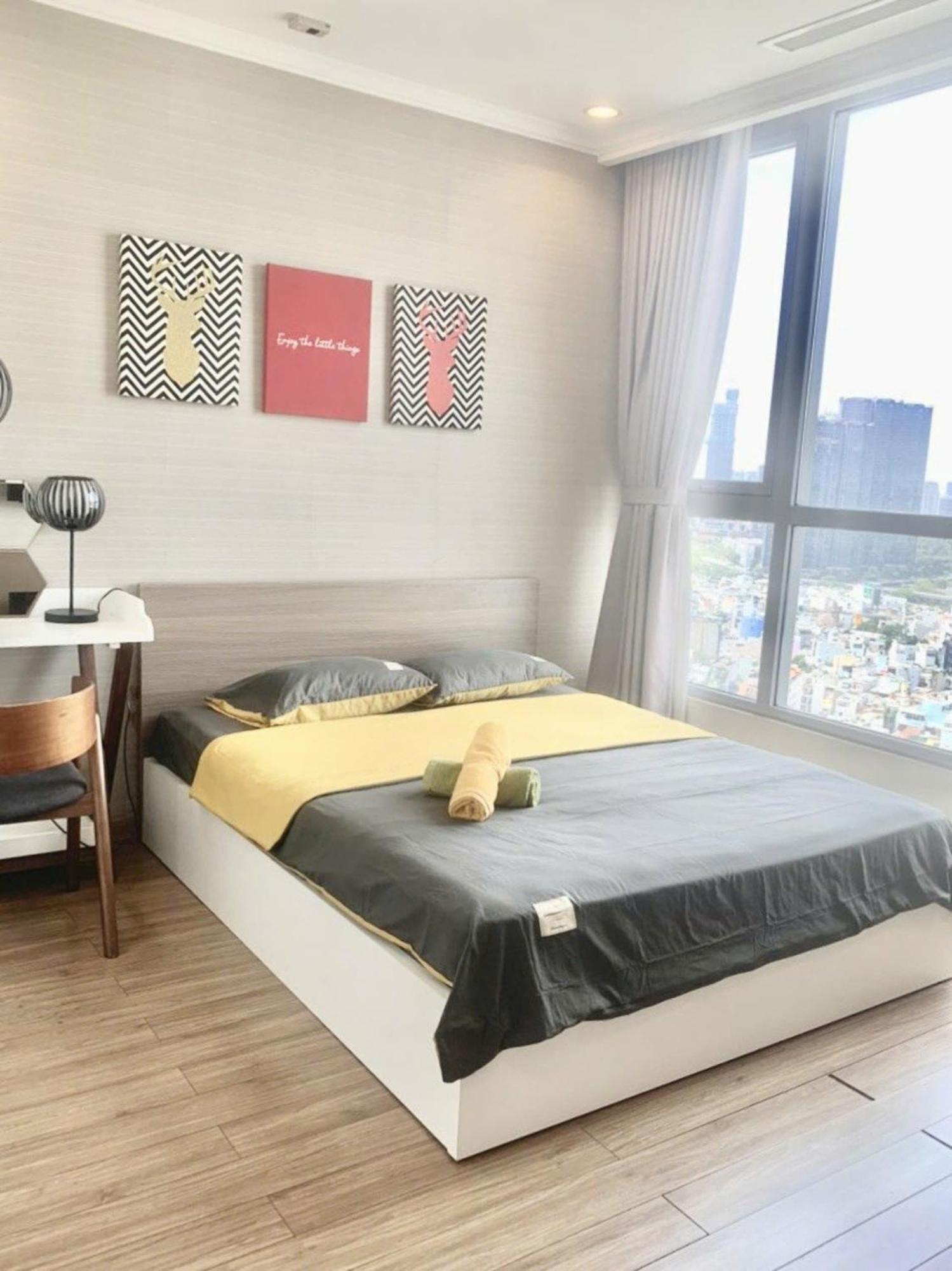 Mott Haven Apart - Vinhomes Central Park, Landmark 81 Area & Ice Rink Ho Chi Minh City Exterior photo